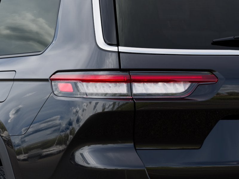 2027 Jeep Grand Cherokee L Laredo