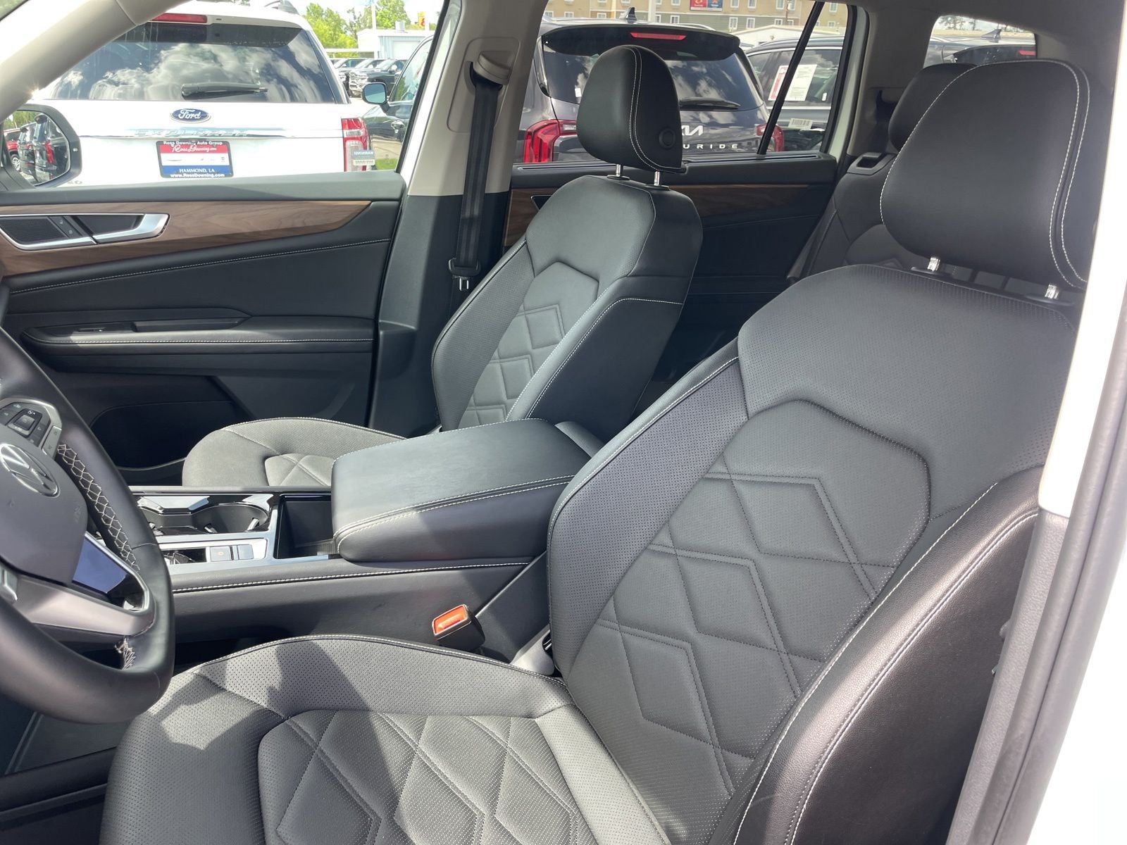 2025 Volkswagen Atlas 2.0T SE w/Technology