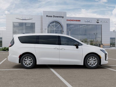 2027 Chrysler Pacifica Select