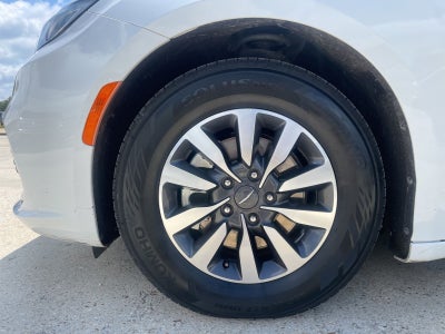 2022 Chrysler Pacifica Hybrid Touring L