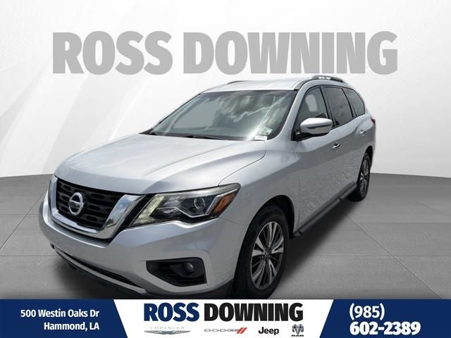 2017 Nissan Pathfinder SV