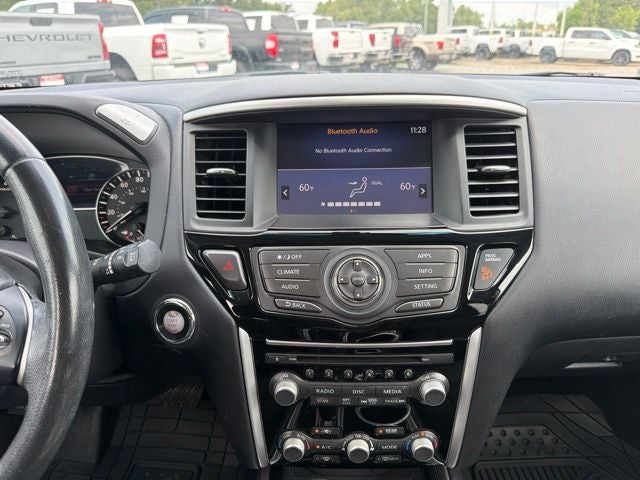 2017 Nissan Pathfinder SV