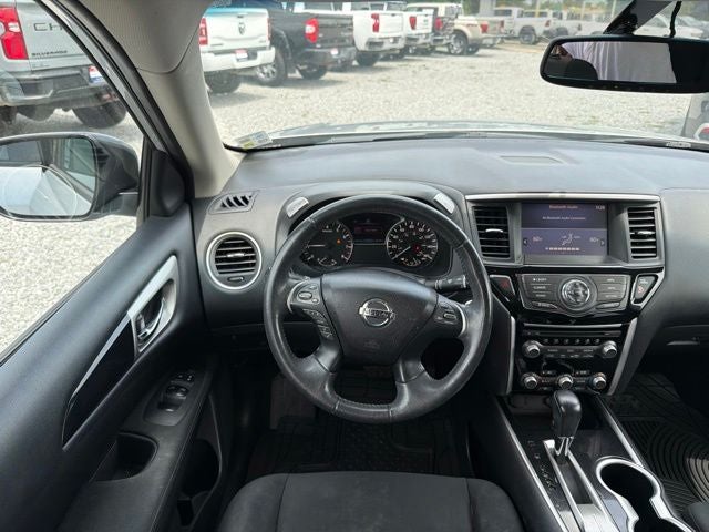 2017 Nissan Pathfinder SV