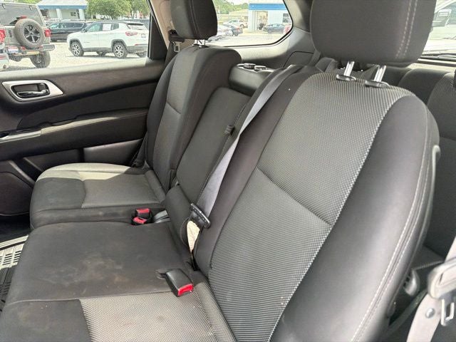 2017 Nissan Pathfinder SV