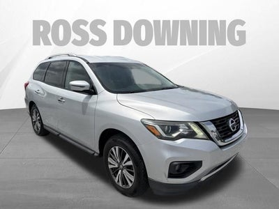 2017 Nissan Pathfinder SV