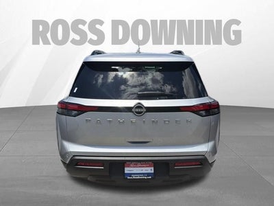 2025 Nissan Pathfinder SV