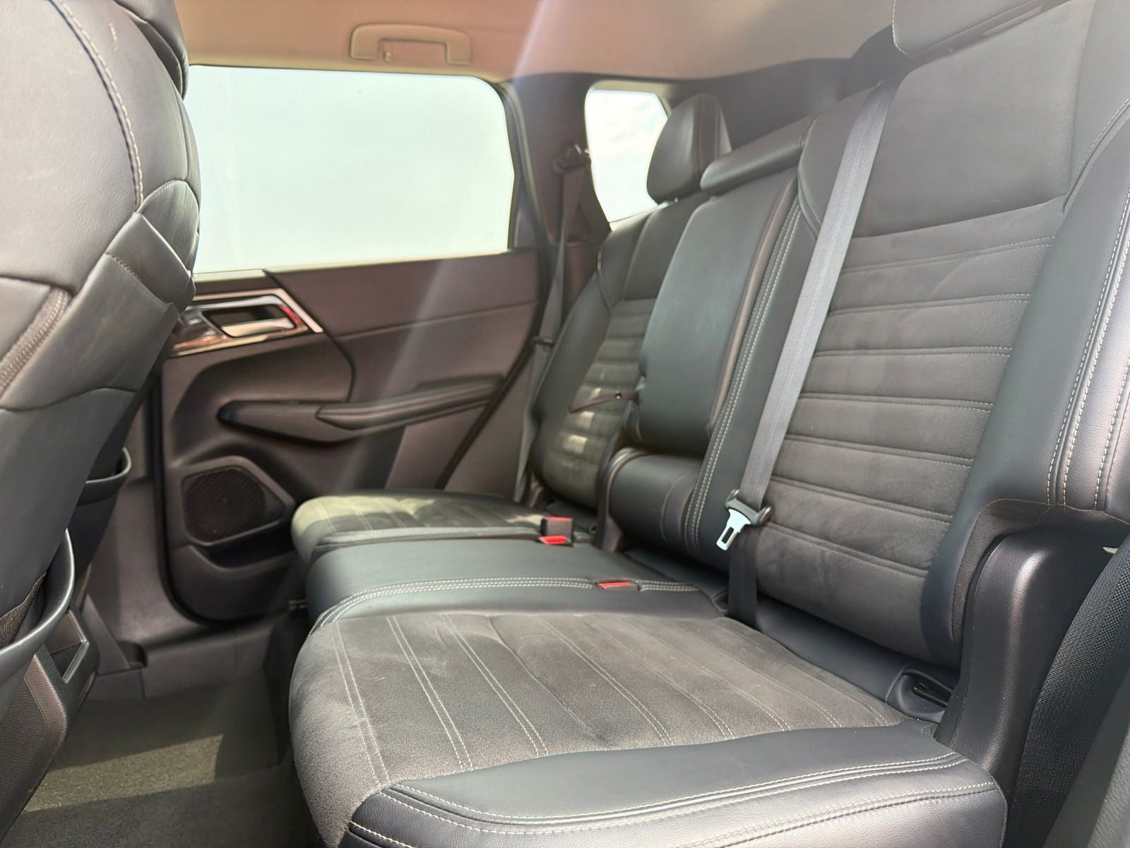 2024 Mitsubishi Outlander Base