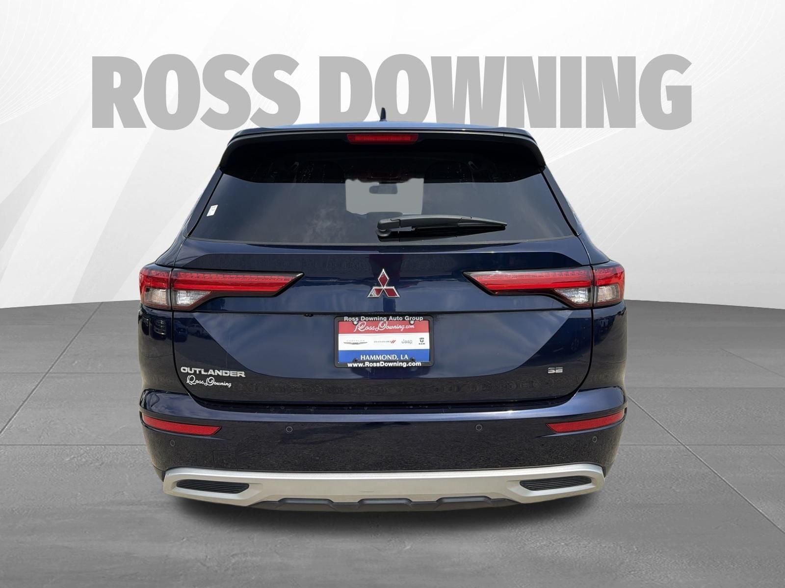 2024 Mitsubishi Outlander Base