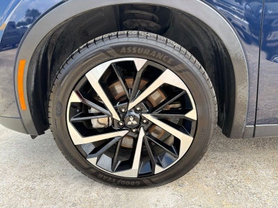 2024 Mitsubishi Outlander Base