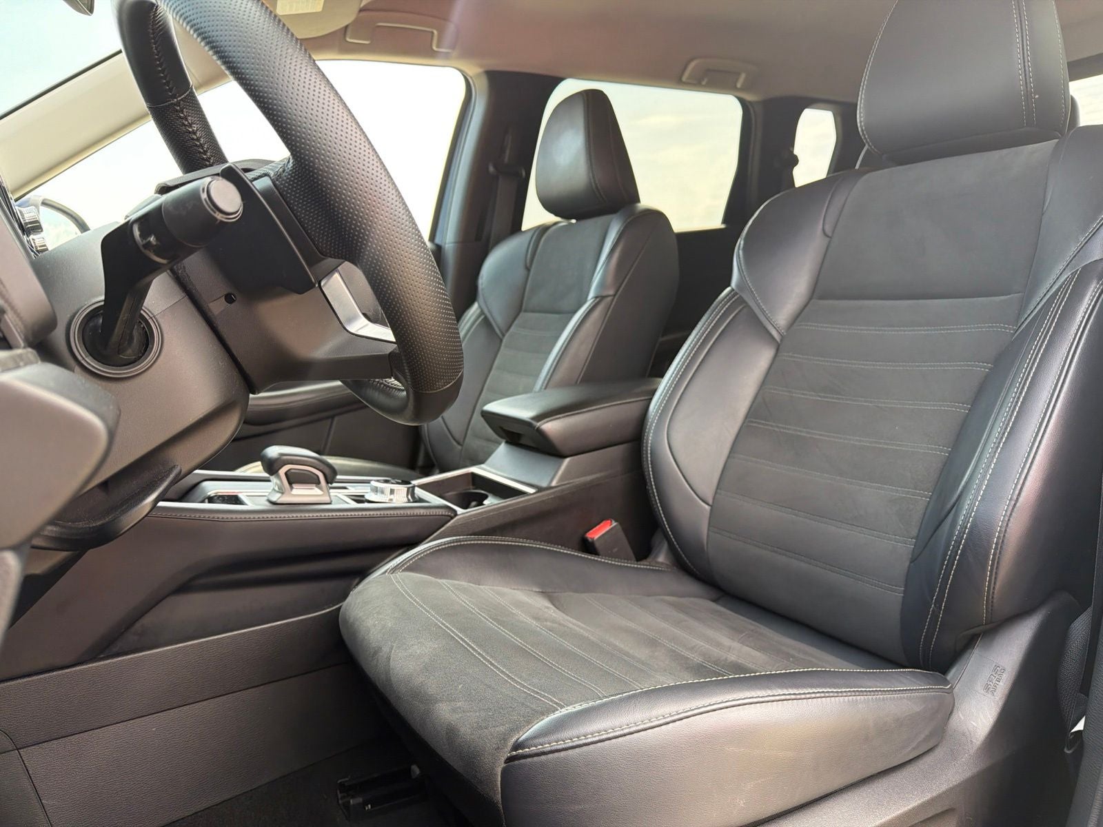 2024 Mitsubishi Outlander Base
