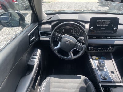 2022 Mitsubishi Outlander SE
