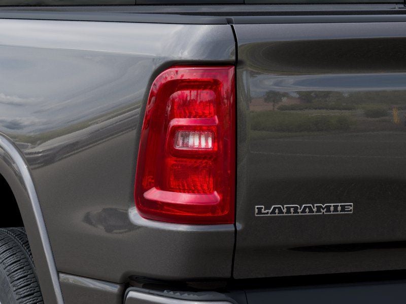2026 RAM Ram 1500 RAM 1500 LARAMIE CREW CAB 4X2 5'7' BOX